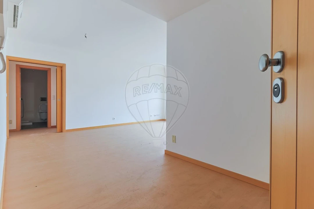 Apartamento T3 para Venda em Sé Nova, Santa Cruz, Almedina e São Bartolomeu Foto 7
