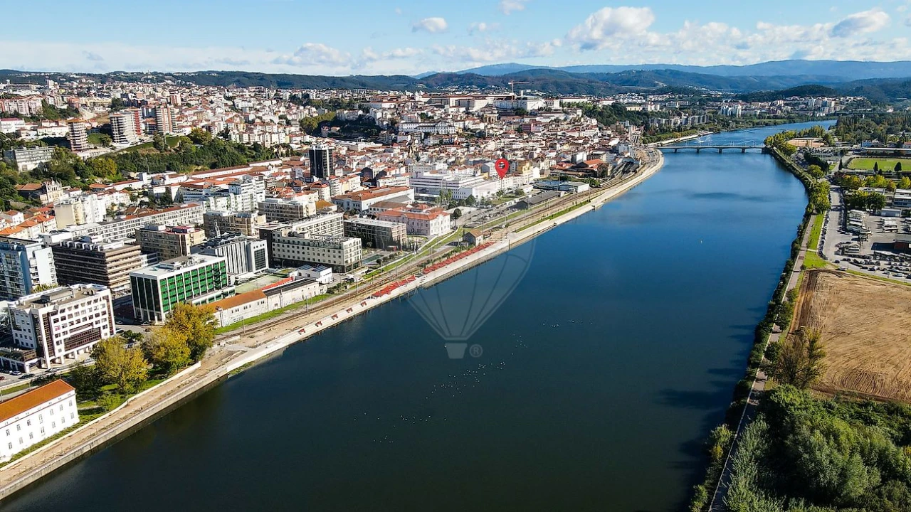 Apartamento T3 para Venda em Sé Nova, Santa Cruz, Almedina e São Bartolomeu Foto 4