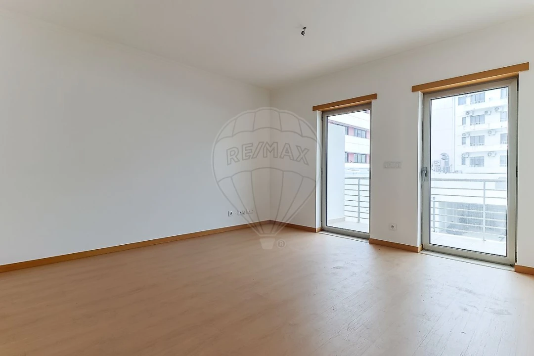 Apartamento T1 para Venda em Sé Nova, Santa Cruz, Almedina e São Bartolomeu Foto 12