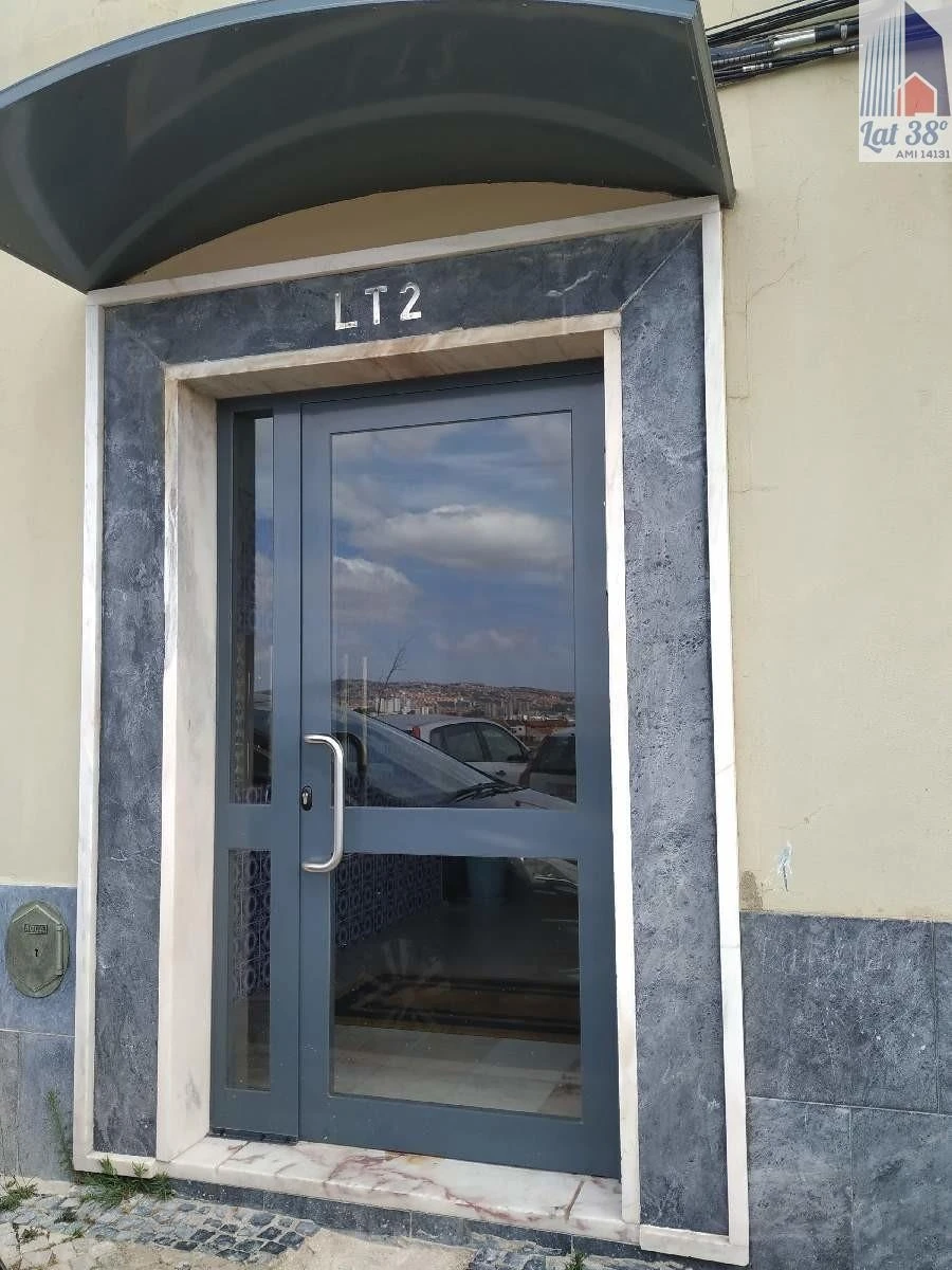 Apartamento T2 para Venda em Santa Clara Foto 2