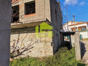 Moradia T3 para Venda em São Miguel, Santa Eufémia e Rabaçal