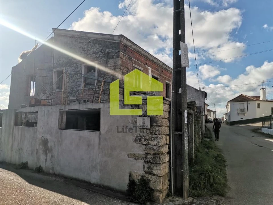 Moradia T3 para Venda em São Miguel, Santa Eufémia e Rabaçal Foto 9