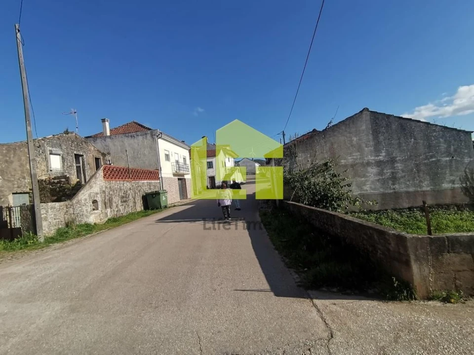 Moradia T3 para Venda em São Miguel, Santa Eufémia e Rabaçal Foto 2