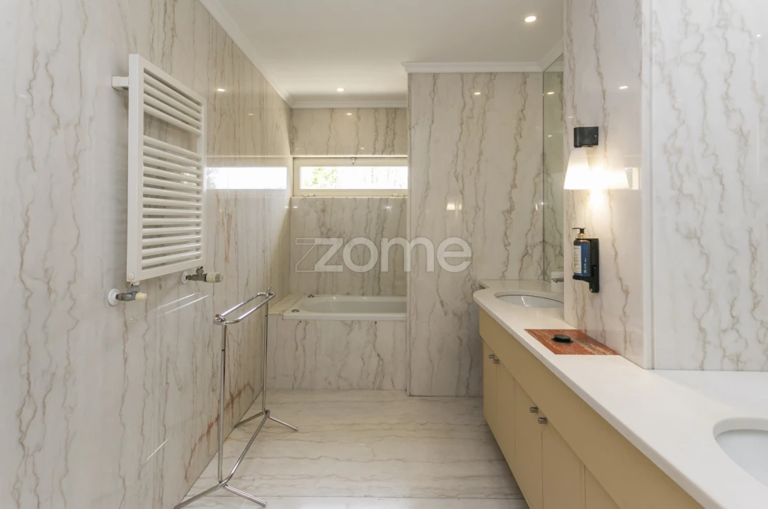 Moradia T6 para Venda em Marco Foto 48