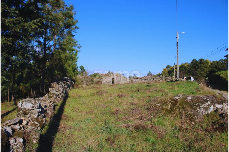 Moradia T3 para Venda em Tavares (Chãs, Várzea e Travanca) Foto 7
