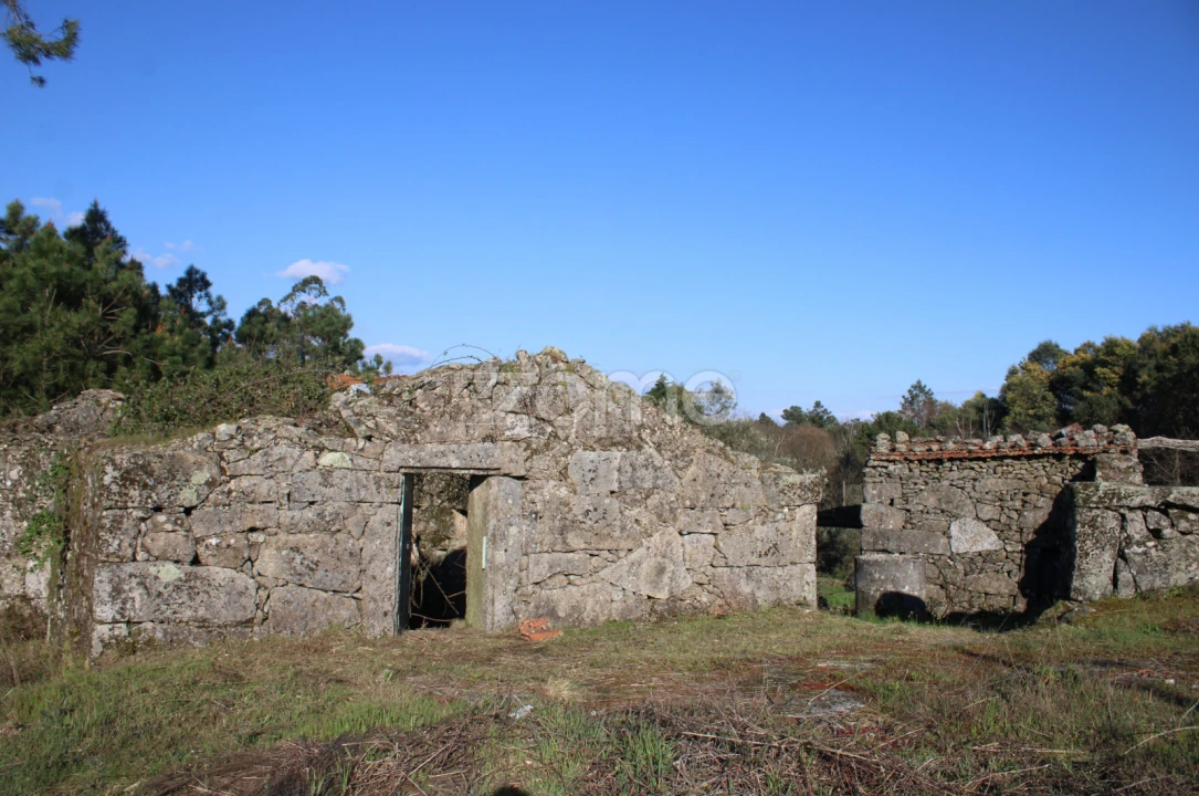 Moradia T3 para Venda em Tavares (Chãs, Várzea e Travanca) Foto 1
