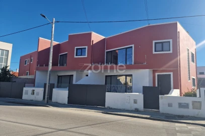 Moradia T4 para Venda em Fernao Ferro