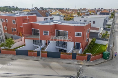 Moradia T4 para Venda em Fernao Ferro