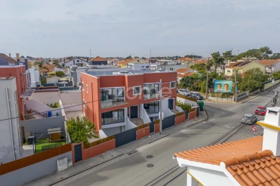 Moradia T4 para Venda em Fernao Ferro