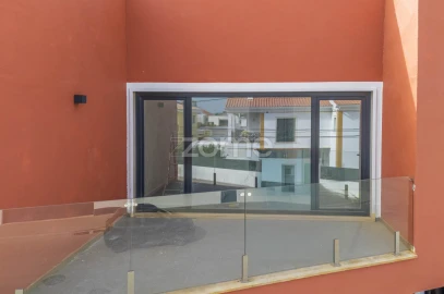 Moradia T4 para Venda em Fernao Ferro