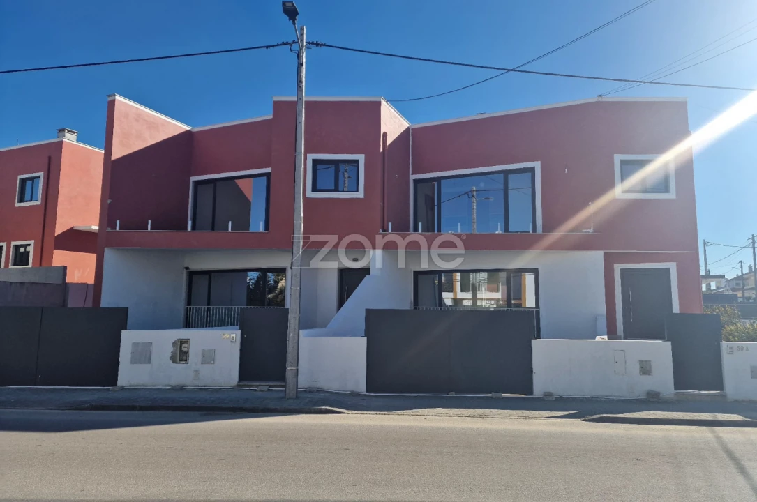 Moradia T4 para Venda em Fernao Ferro Foto 7
