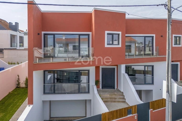 Moradia T4 para Venda em Fernao Ferro Foto 2