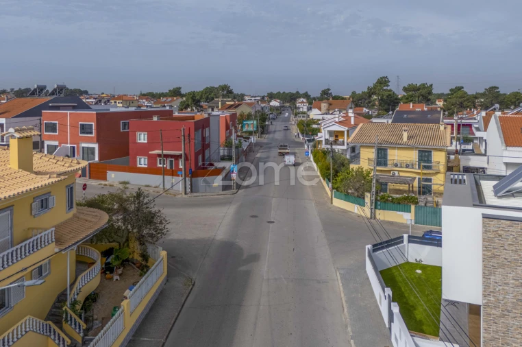 Moradia T4 para Venda em Fernao Ferro Foto 36