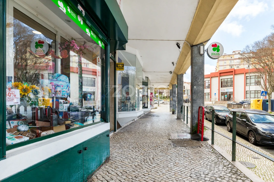 Negócio para Venda em Venteira Foto 16