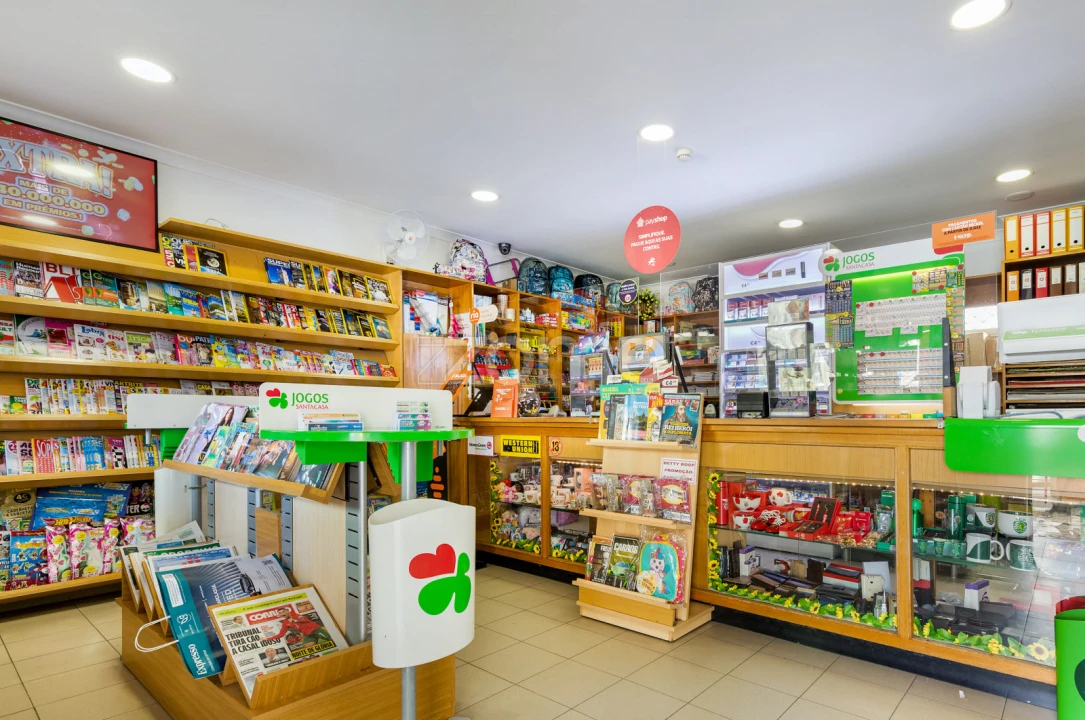 Negócio para Venda em Venteira Foto 2