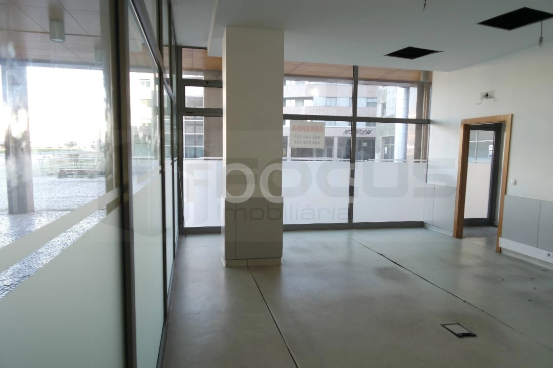 Loja para Arrendamento em Glória e Vera Cruz Foto 1