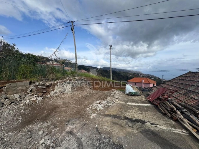 Moradia T3 para Venda em Ponta do Sol Foto 2