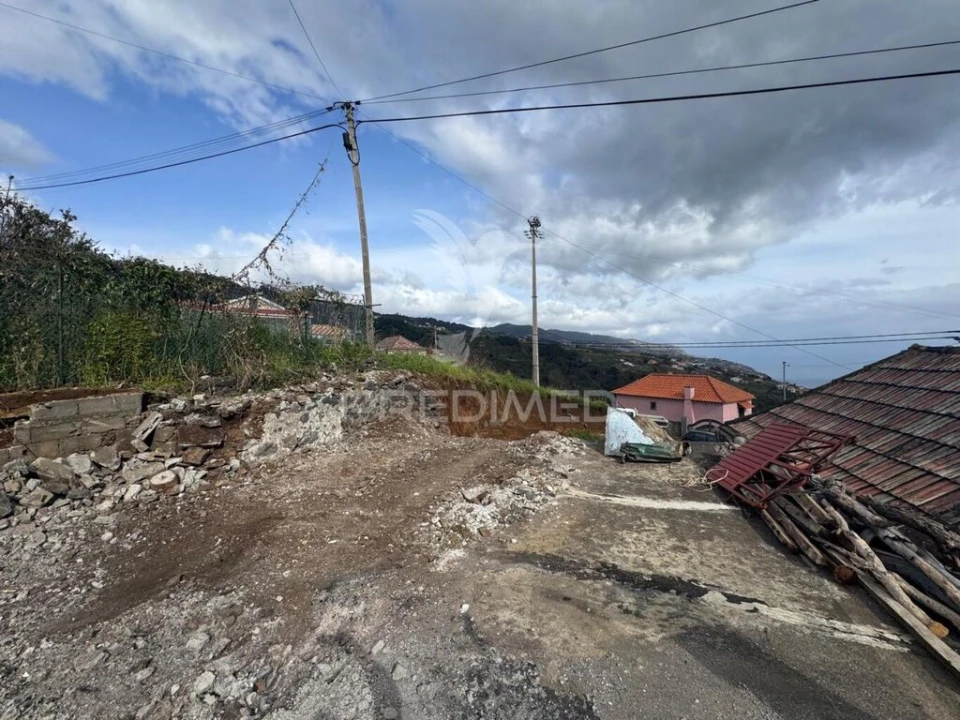 Moradia T3 para Venda em Ponta do Sol Foto 2