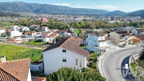 Moradia T4 para Venda em Miranda do Corvo