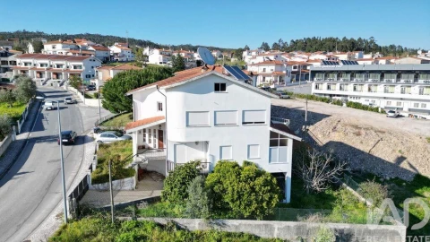 Moradia T4 para Venda em Miranda do Corvo