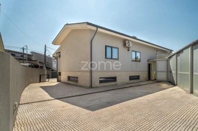 Moradia T6 para Venda em Gondomar (São Cosme), Valbom e Jovim