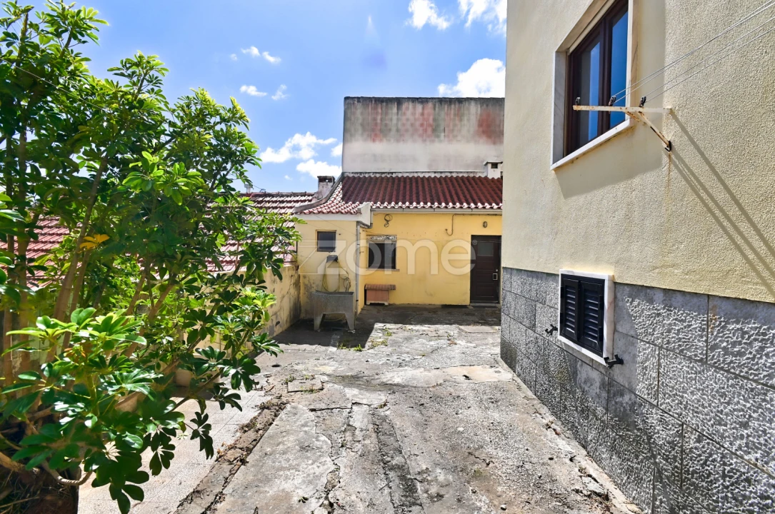 Prédio para Venda em São Domingos de Rana Foto 1