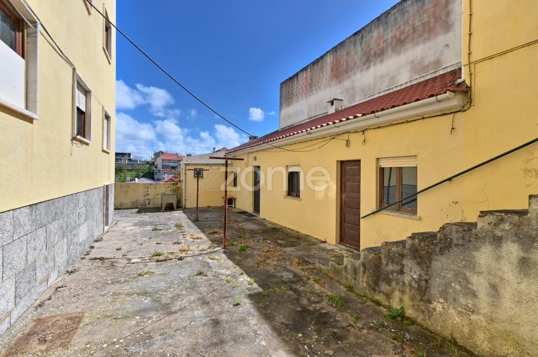 Prédio para Venda em São Domingos de Rana Foto 34