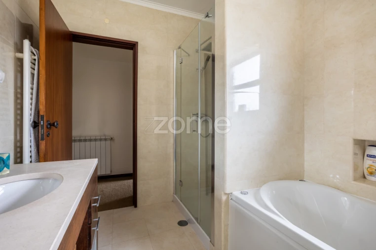 Moradia T6 para Venda em Santiago e São Simão de Litém e Albergaria dos Doze Foto 54