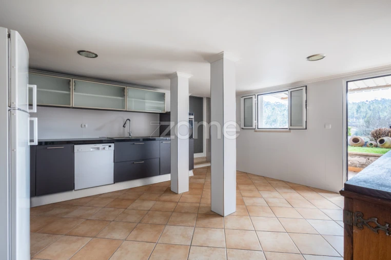 Moradia T6 para Venda em Santiago e São Simão de Litém e Albergaria dos Doze Foto 57