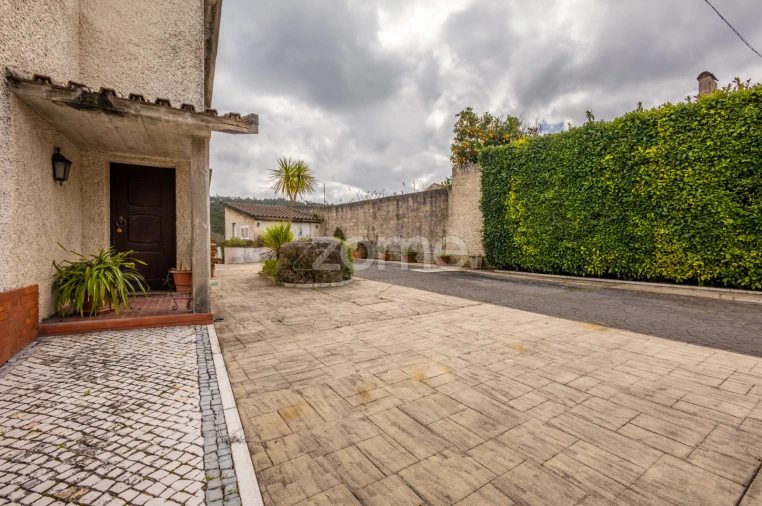 Moradia T6 para Venda em Santiago e São Simão de Litém e Albergaria dos Doze Foto 73