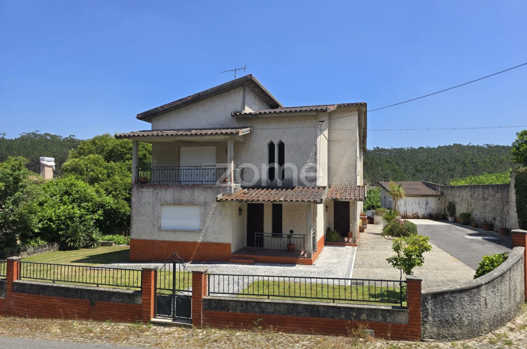 Moradia T6 para Venda em Santiago e São Simão de Litém e Albergaria dos Doze Foto 3