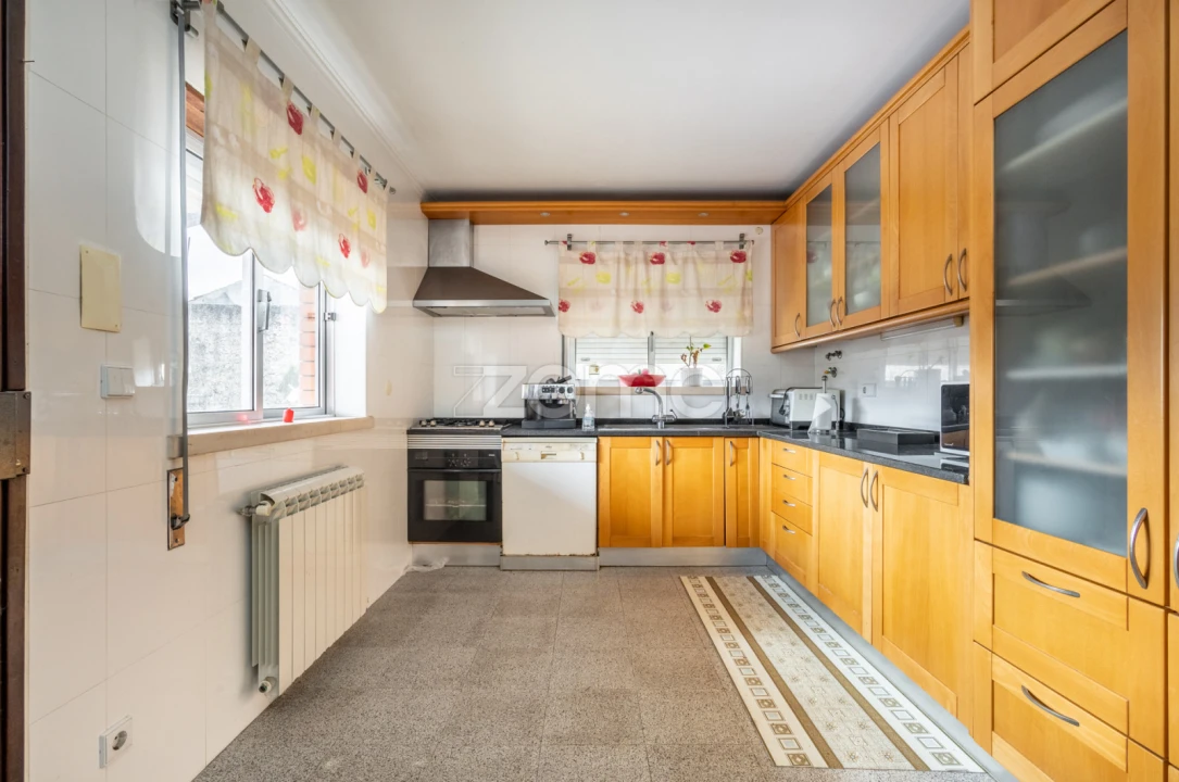 Moradia T6 para Venda em Santiago e São Simão de Litém e Albergaria dos Doze Foto 17