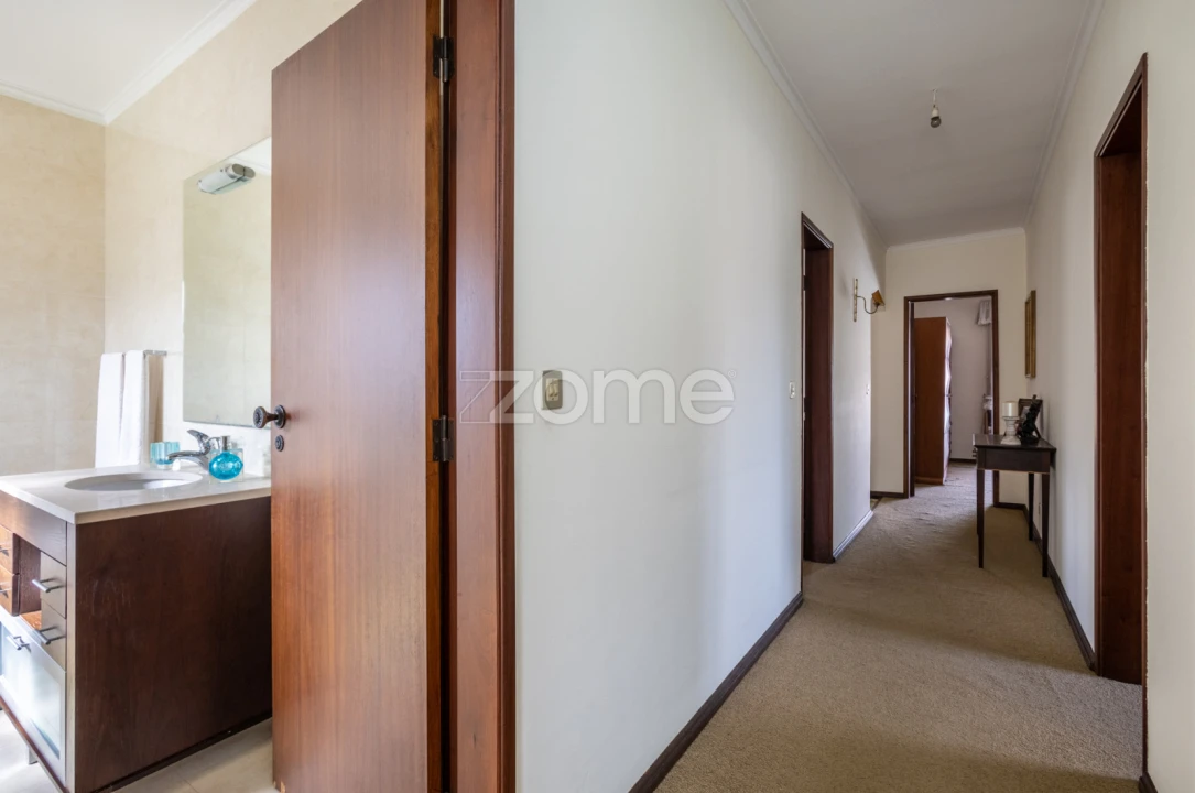 Moradia T6 para Venda em Santiago e São Simão de Litém e Albergaria dos Doze Foto 52