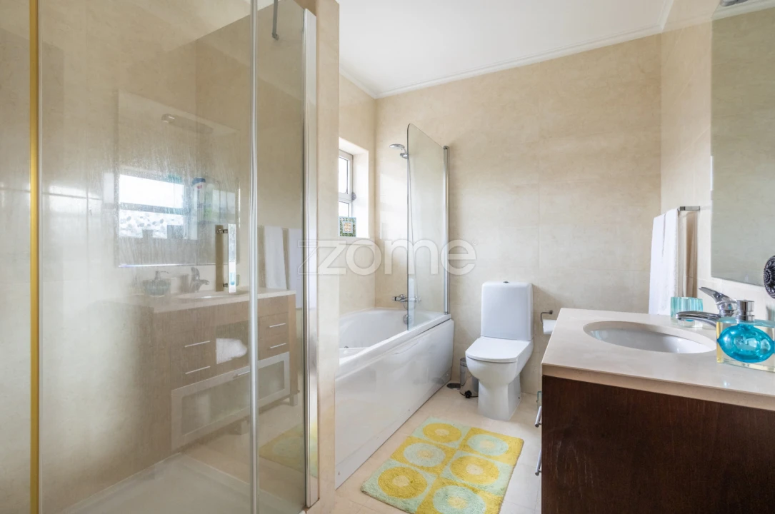 Moradia T6 para Venda em Santiago e São Simão de Litém e Albergaria dos Doze Foto 53