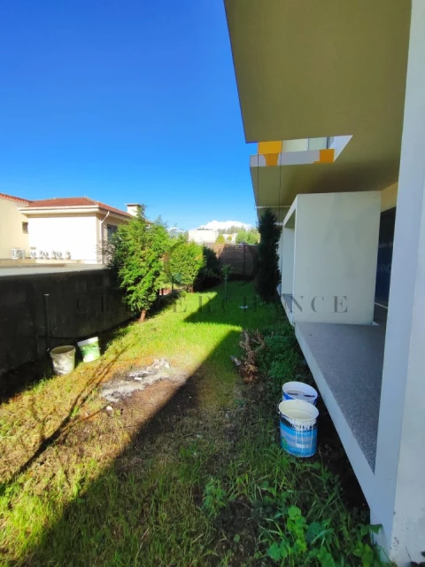 Moradia T5 para Venda em Pedroso e Seixezelo