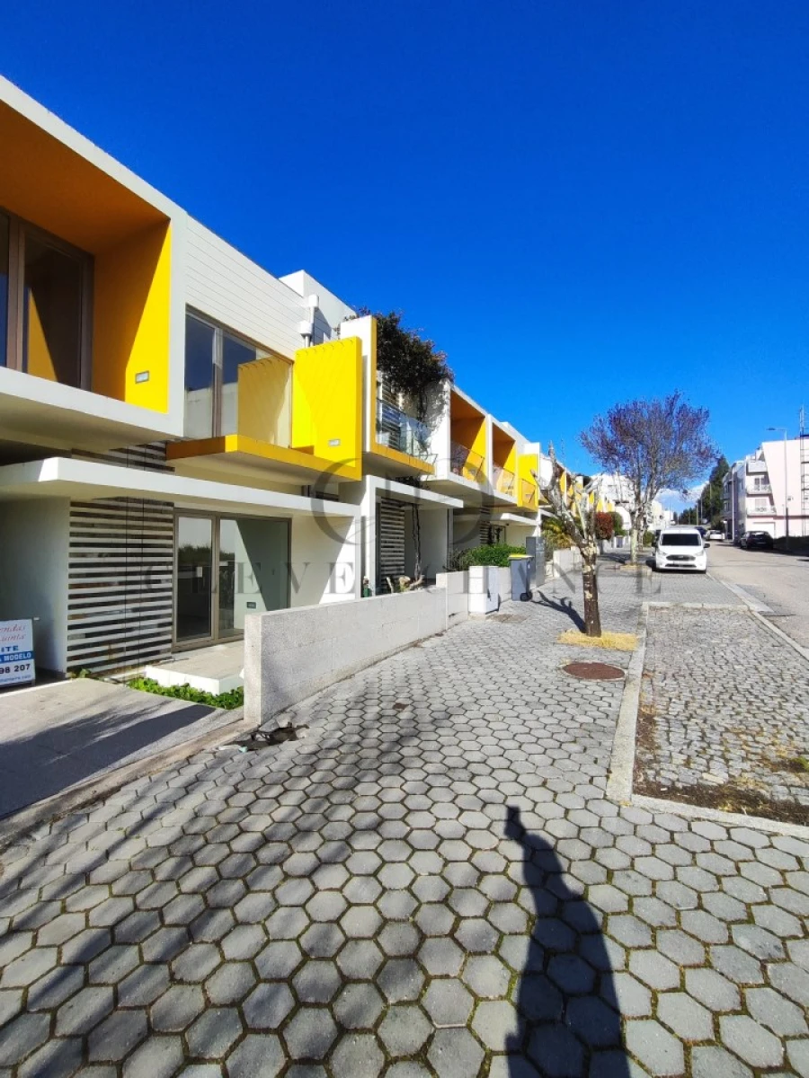 Moradia T5 para Venda em Pedroso e Seixezelo Foto 4