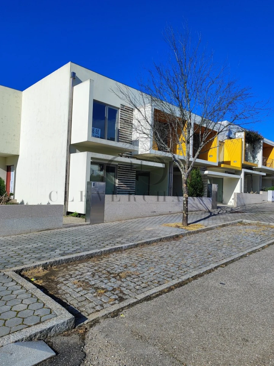 Moradia T5 para Venda em Pedroso e Seixezelo Foto 9