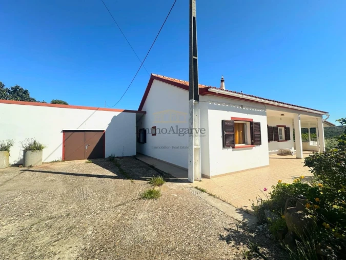 Moradia T3 para Venda em Alte Foto 4