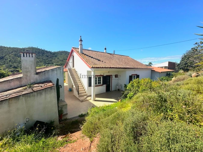 Moradia T3 para Venda em Alte Foto 8