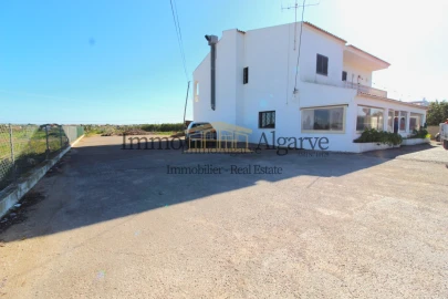 Moradia T2 para Venda em Albufeira e Olhos de Água