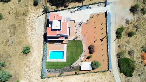 Moradia T6 para Venda em Quarteira