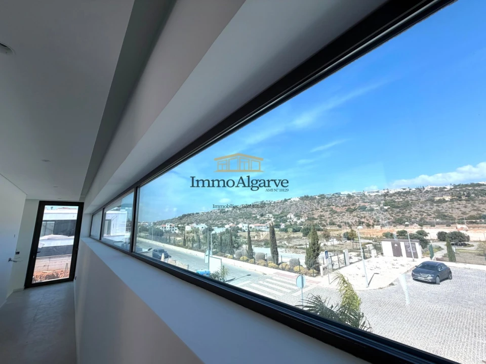 Moradia T4 para Venda em Albufeira e Olhos de Água Foto 11