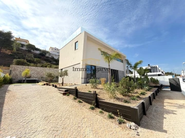 Moradia T4 para Venda em Albufeira e Olhos de Água