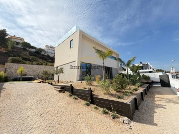 Moradia T4 para Venda em Albufeira e Olhos de Água