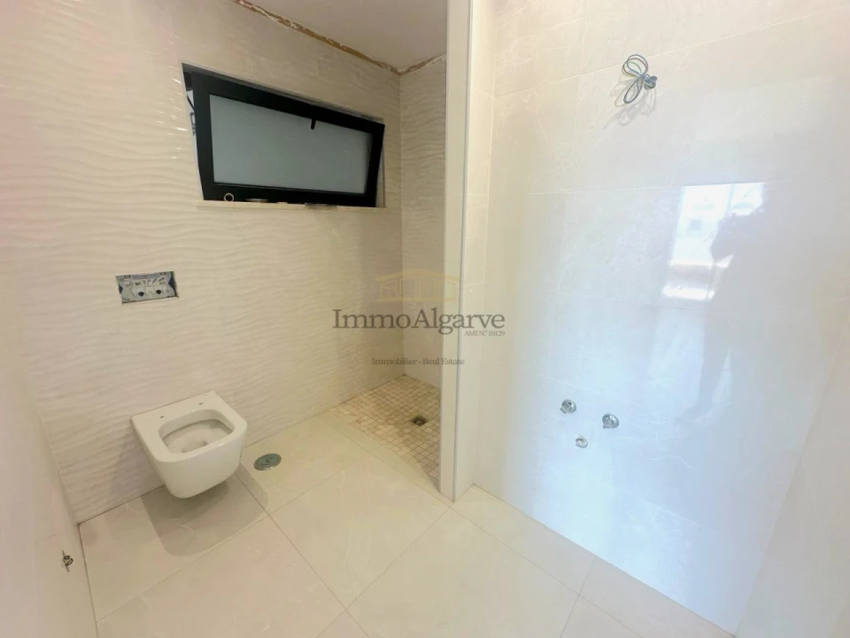 Moradia T5 para Venda em Guia Foto 30
