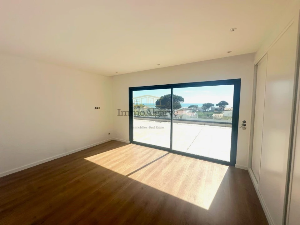Moradia T5 para Venda em Guia Foto 33