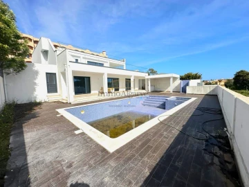 Moradia T5 para Venda em Guia