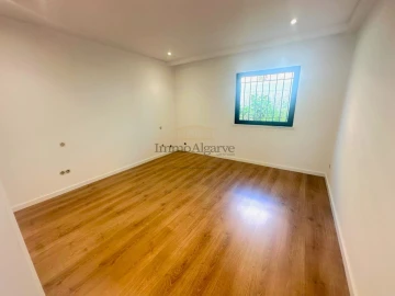 Moradia T5 para Venda em Guia