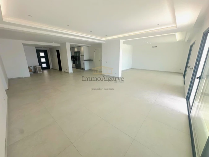 Moradia T5 para Venda em Guia Foto 19