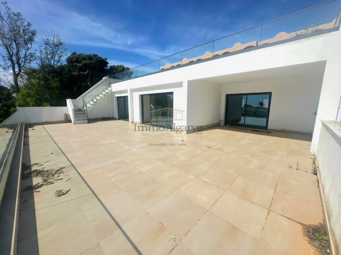 Moradia T5 para Venda em Guia Foto 42